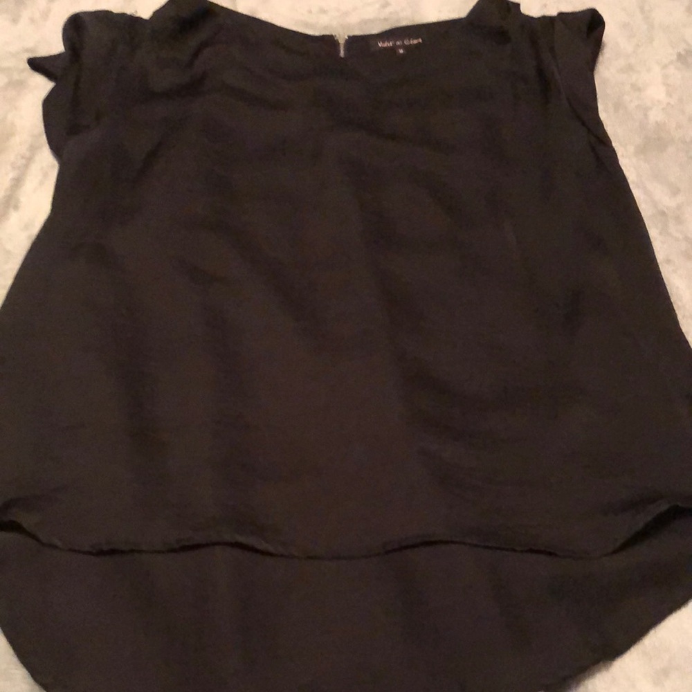 Violet & Claire Black Cap Sleeve Blouse